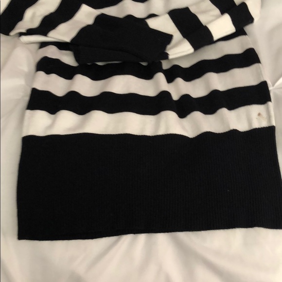 Venus black and white sweater dress 💕 - Picture 7 of 7